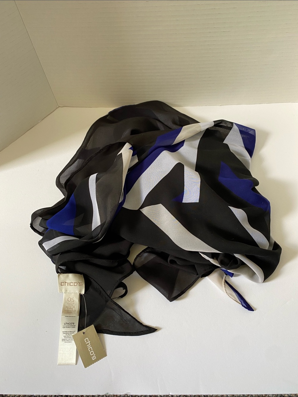 NWT Chicos Fanciful Lines Oblong Scarf Geometric